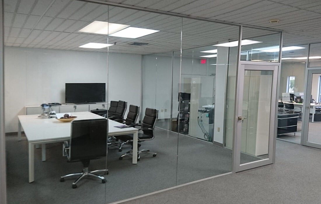 glass-wall-systems-conference-room-glass-wall.jpg