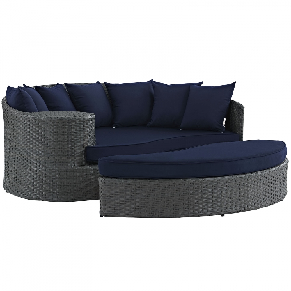 patio-table-and-chairs-modern-daybed-sofa.jpg